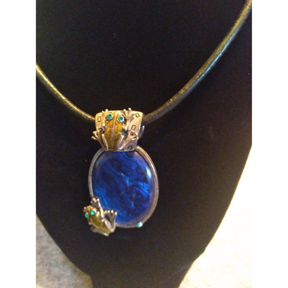 Frog Pendant Necklace Blue Stone Cabochon Silver Tone Adjustable Chain‎